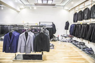服裝工廠南遷促清倉，大興全場服飾50元起搶購熱潮